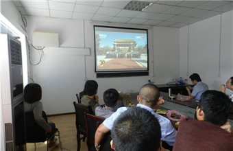 成海机床组织公司员工观看抗战胜利70周年阅兵仪式