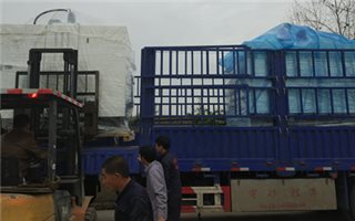 伯恩光学订购740立式加工中心发货
